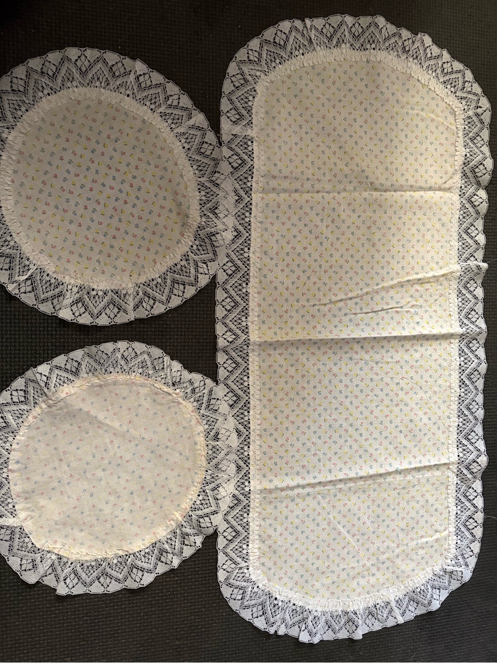 Vintage Table Runner & Doily Set